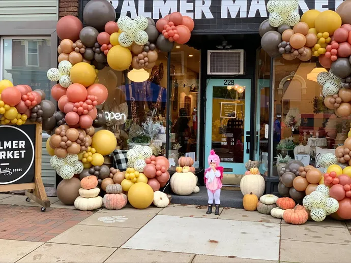 FallStorefrontOrganicArch 691w Home