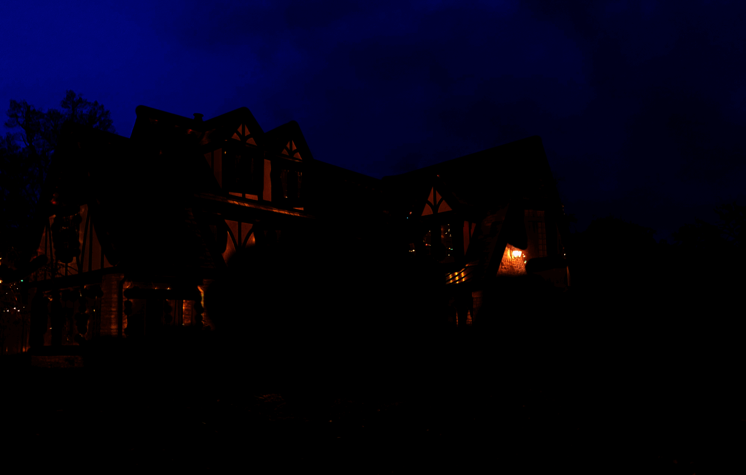 shutterstock 2504239987 scaled Christmas Light Installation