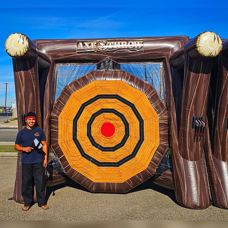 Axe Throw 12L 11W 11H
