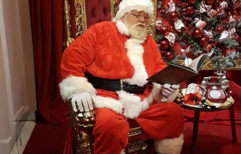 santa stops by Face Painting & Balloon Artists